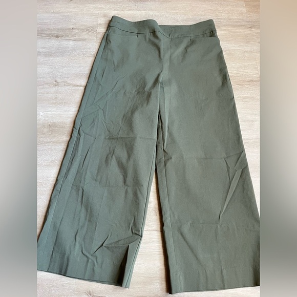 Chico’s So Slimming Brigitte Cropped Green Wide-Leg Pants SZ 10 - Picture 2 of 7
